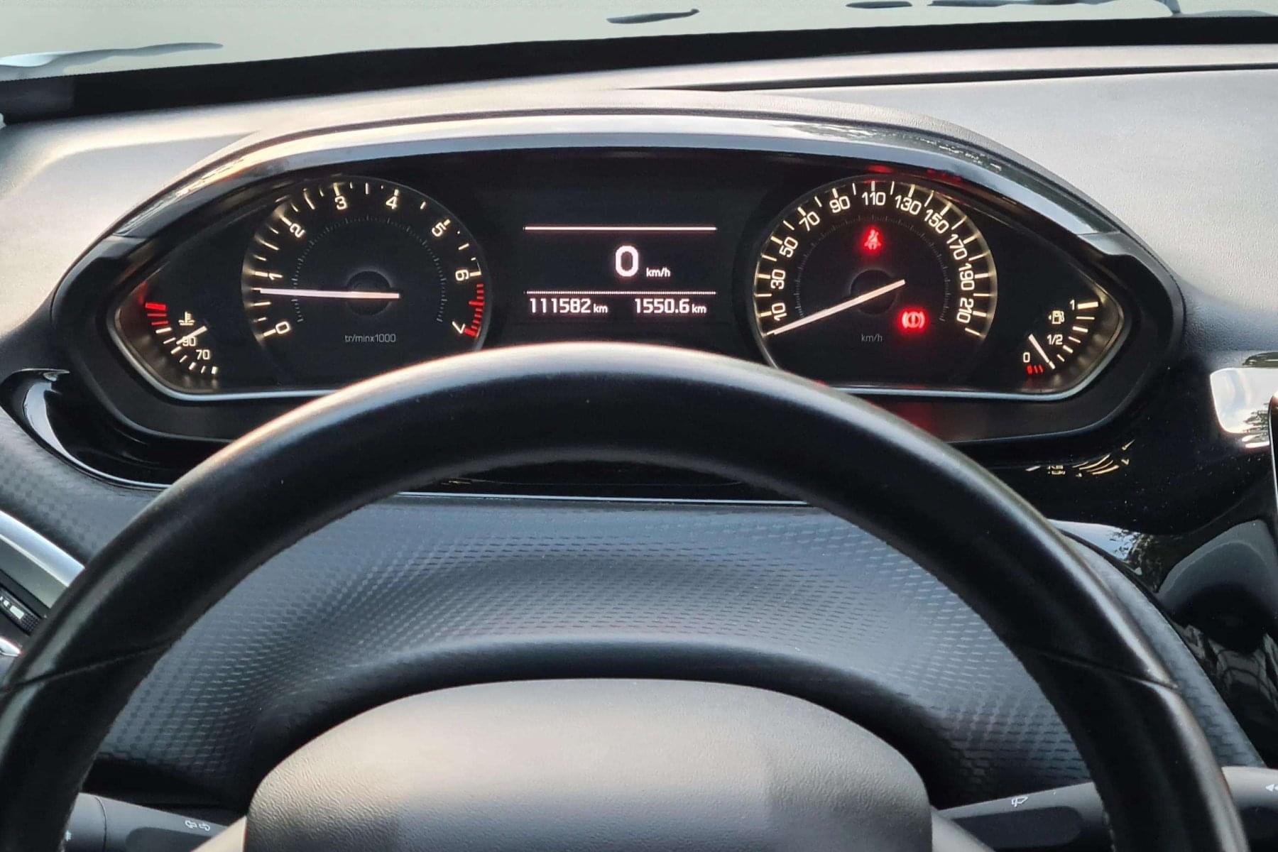 PEUGEOT 208 1.2i 110cv. ALLURE 14 