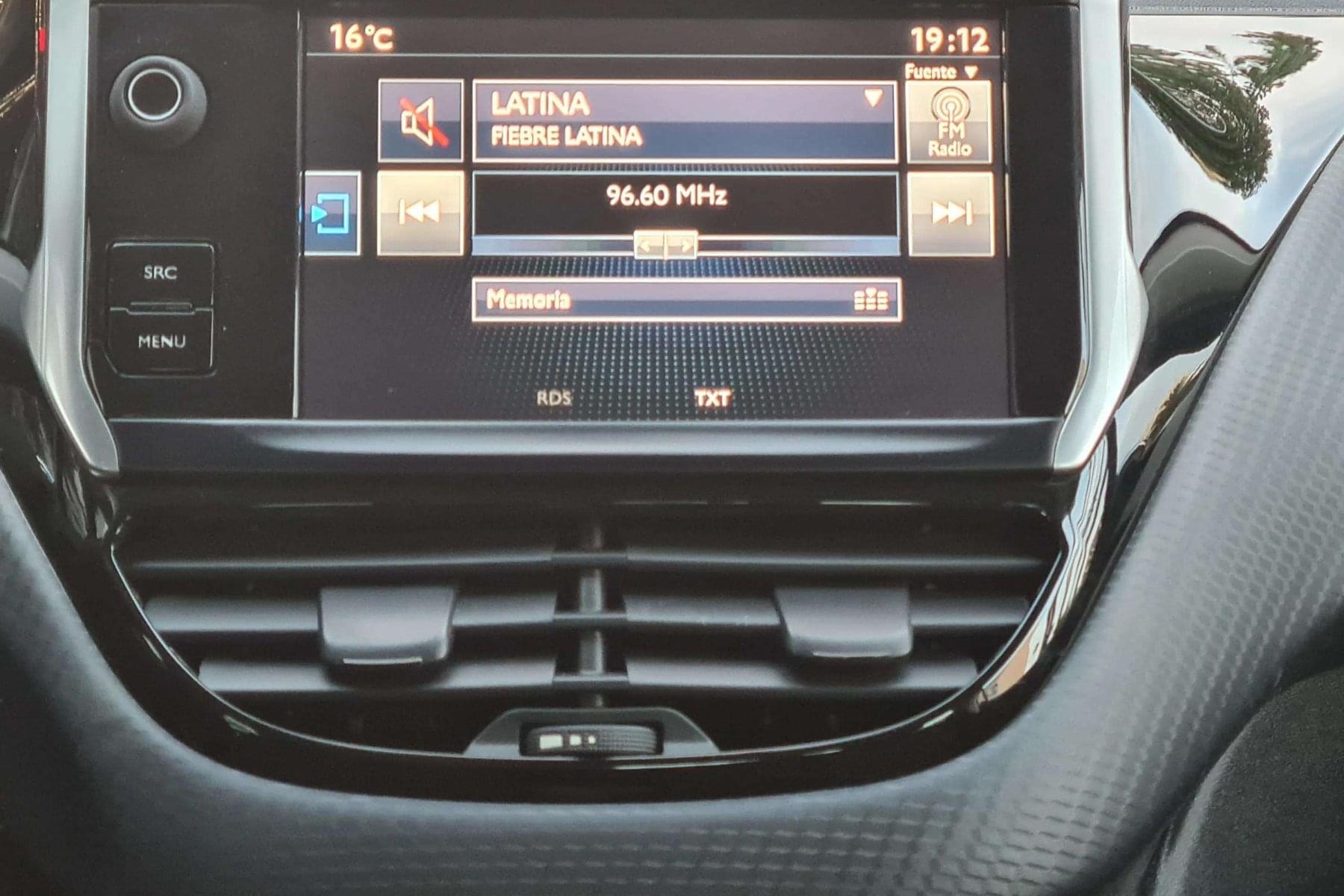 PEUGEOT 208 1.2i 110cv. ALLURE 16 