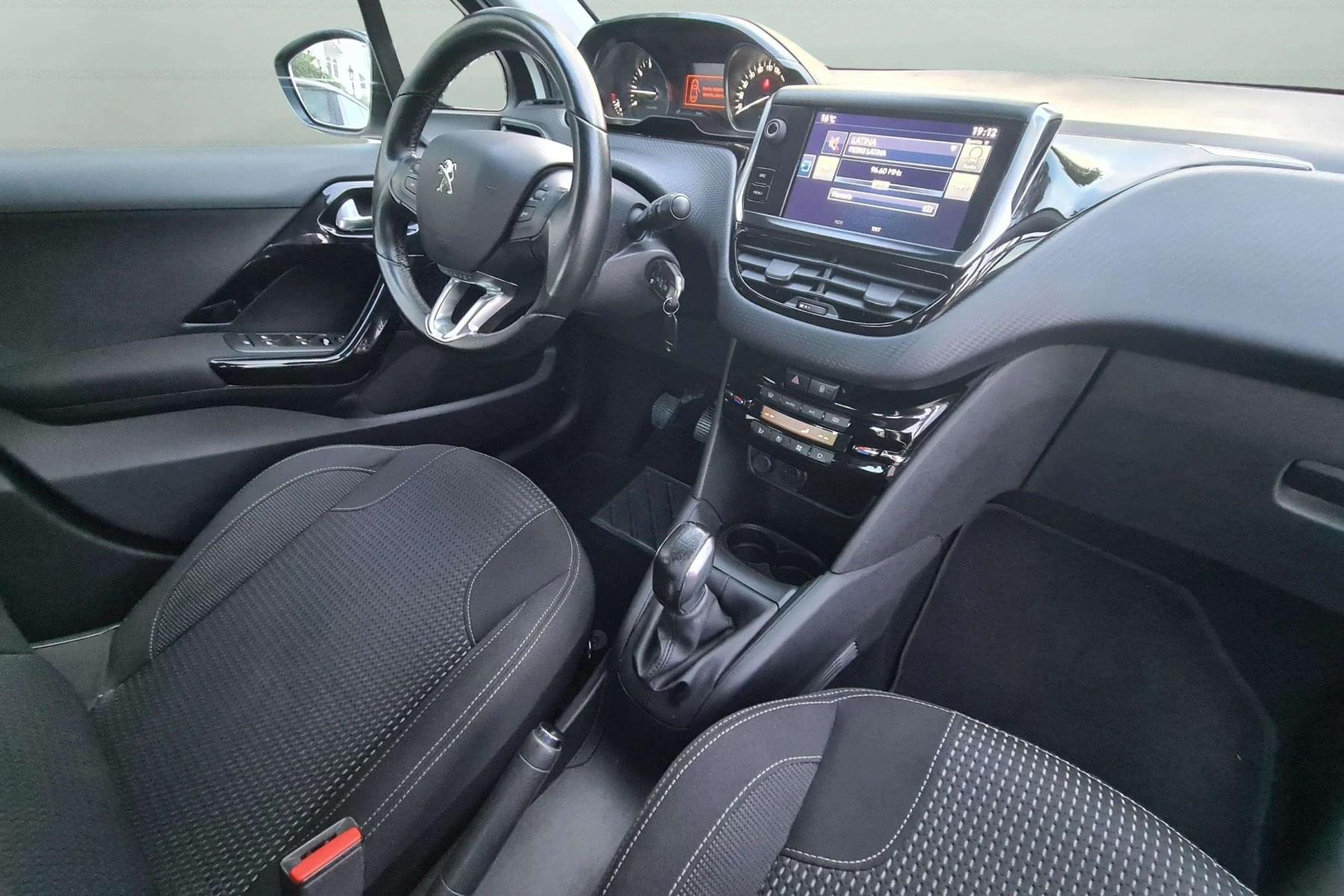 PEUGEOT 208 1.2i 110cv. ALLURE 21 