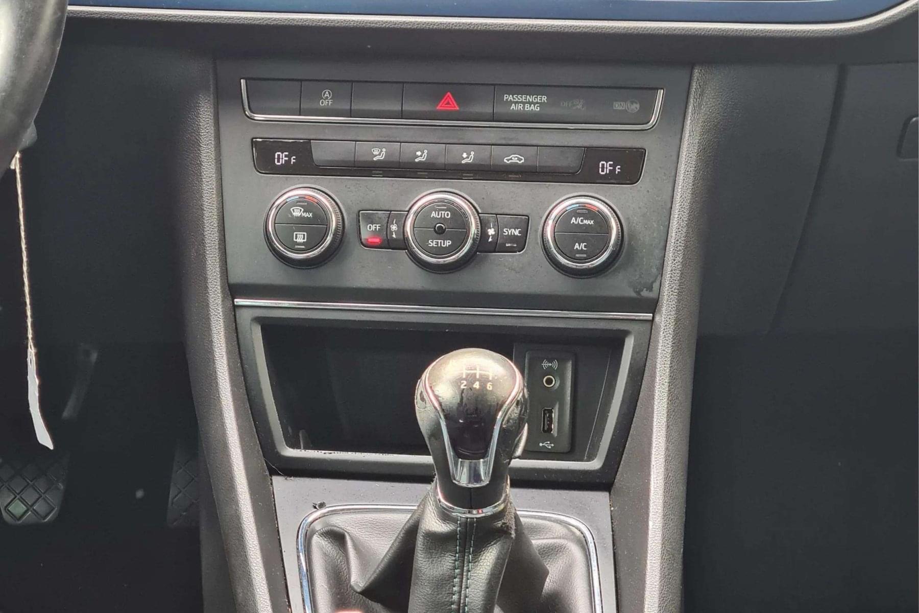 SEAT LEÓN 1.4TSI 125cv. STYLE CONNECT 14 