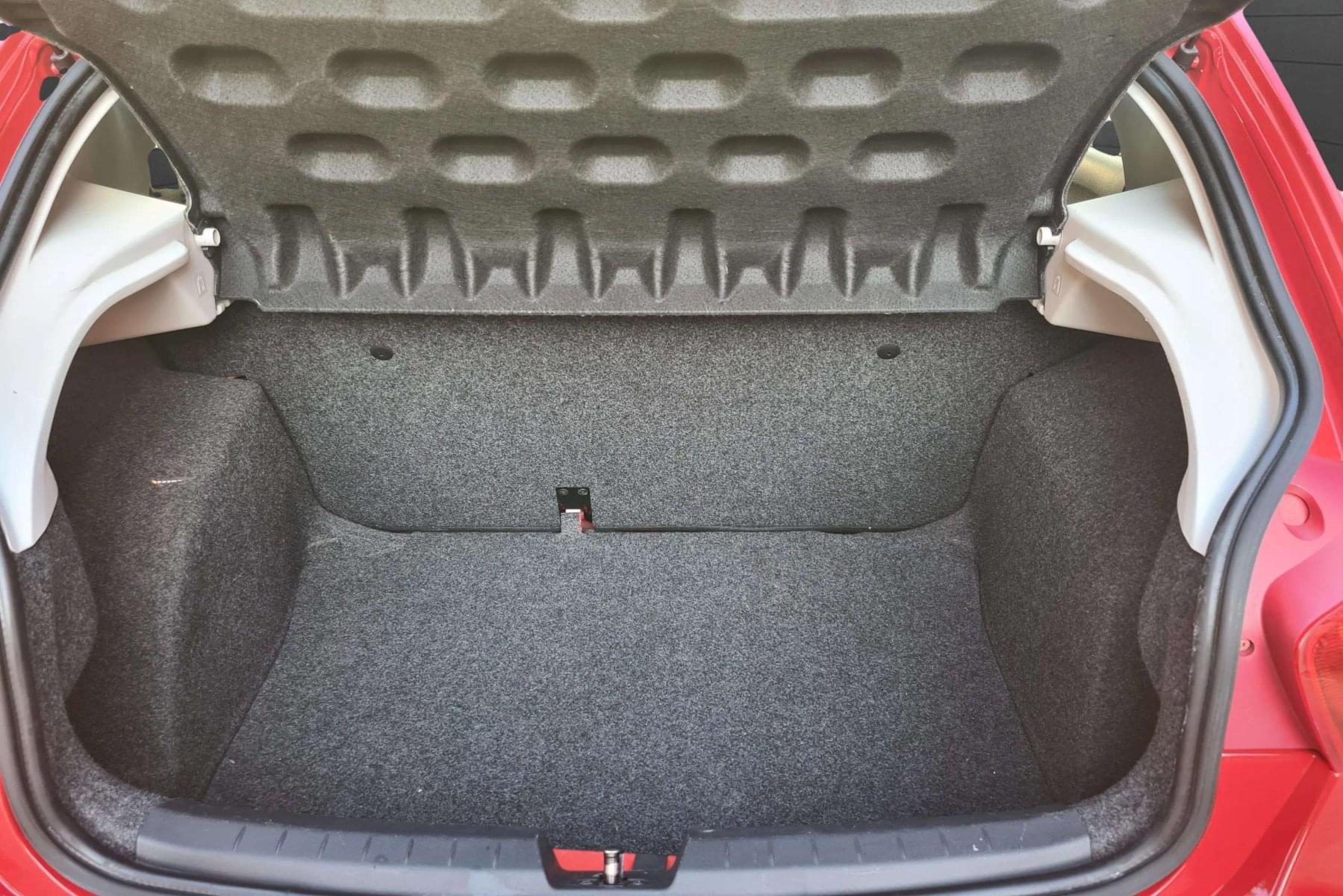 SEAT IBIZA 1.2i 70cv. REFERENCE 5 puertas 11 