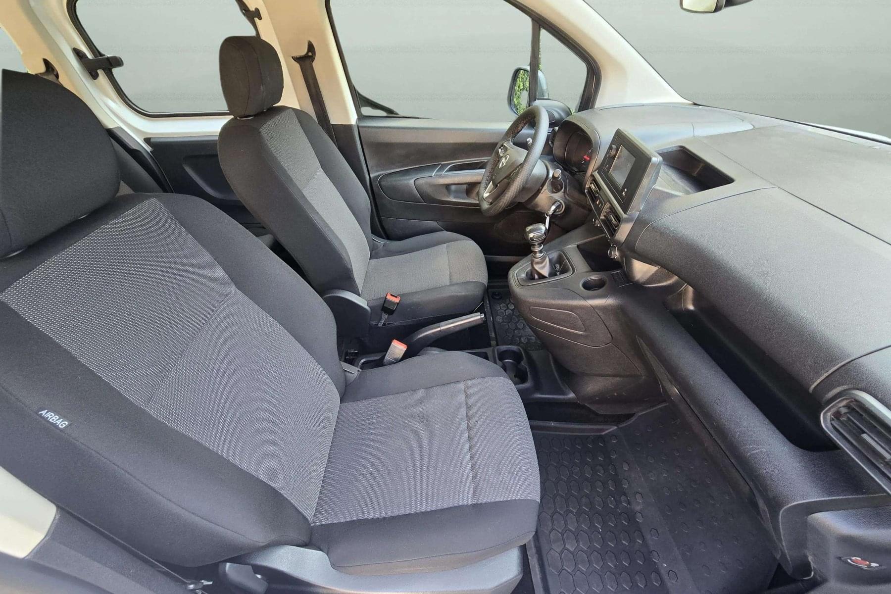 OPEL COMBO LIFE 1.5D 100cv. BUSINESS EDITION 17 