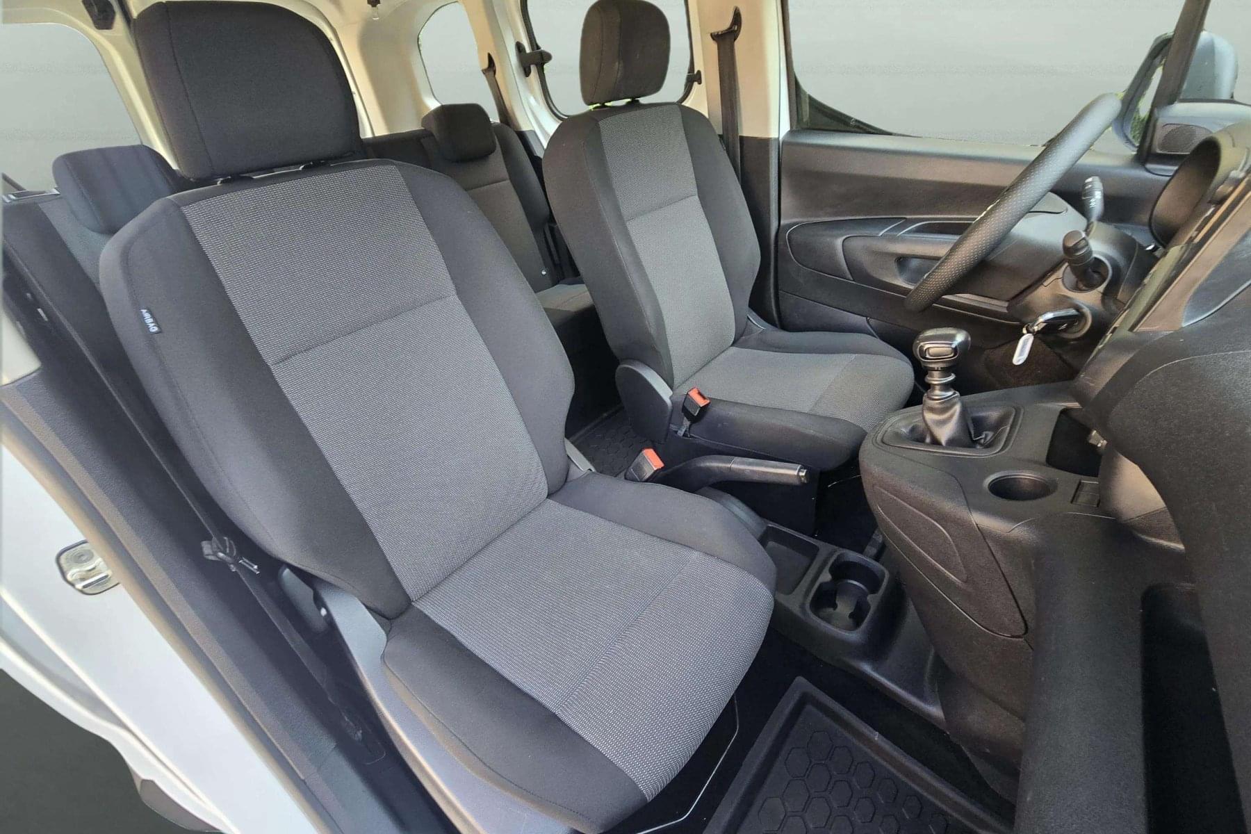 OPEL COMBO LIFE 1.5D 100cv. BUSINESS EDITION 18 