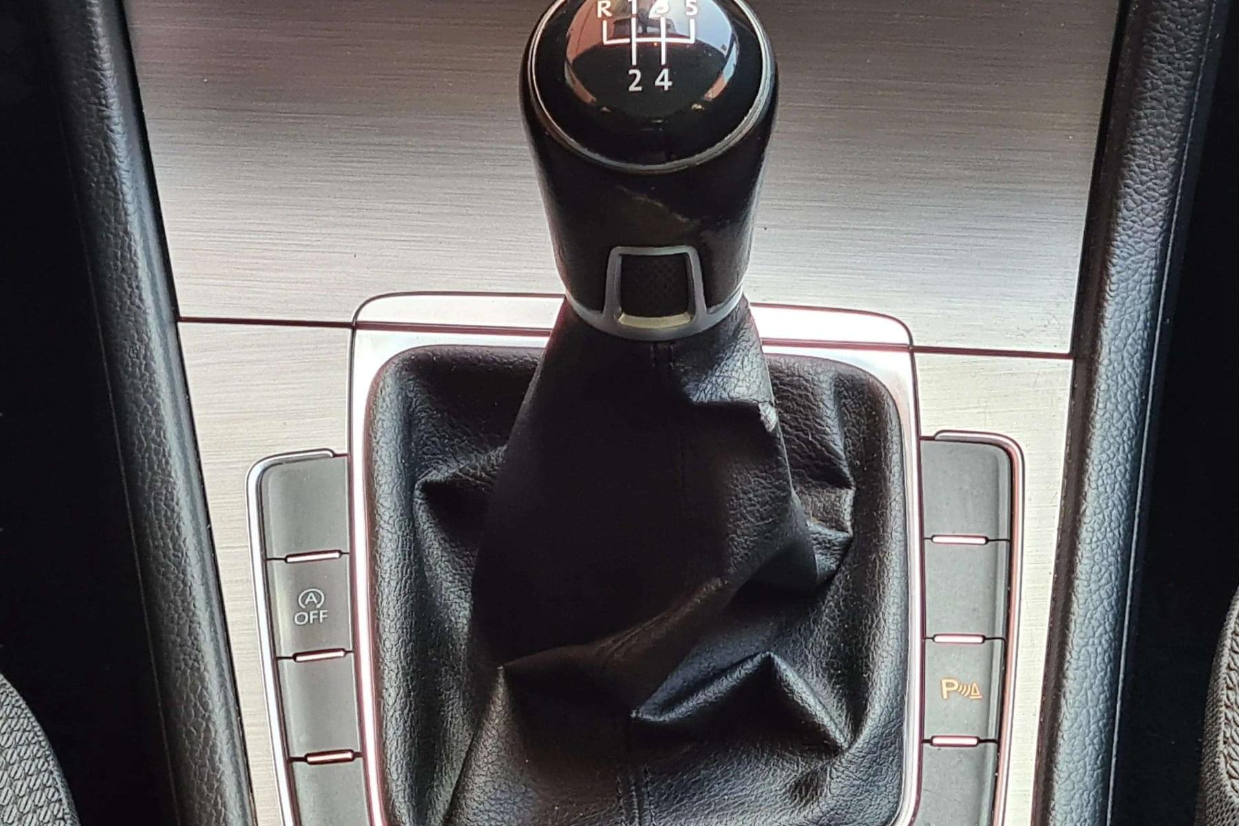 VOLKSWAGEN GOLF 1.6TDI 105CV 18 