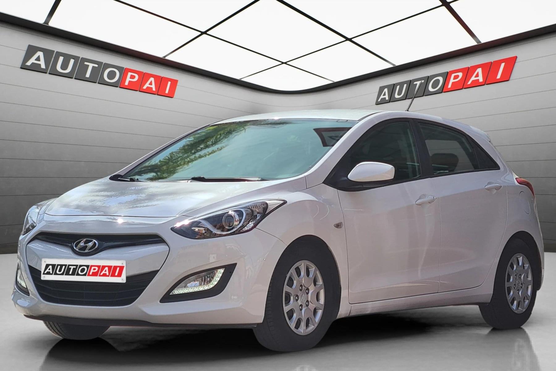 HYUNDAI I30 1.4i 100cv. ESSENCE 4