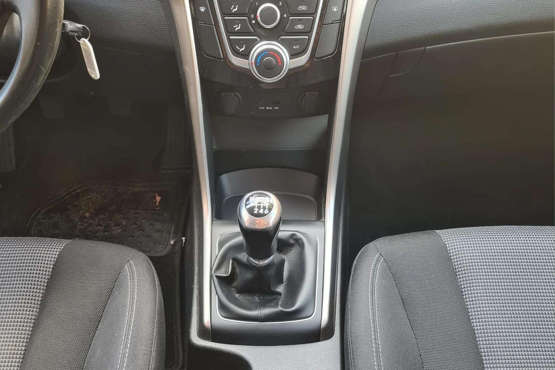 HYUNDAI I30 1.4i 100cv. ESSENCE 22