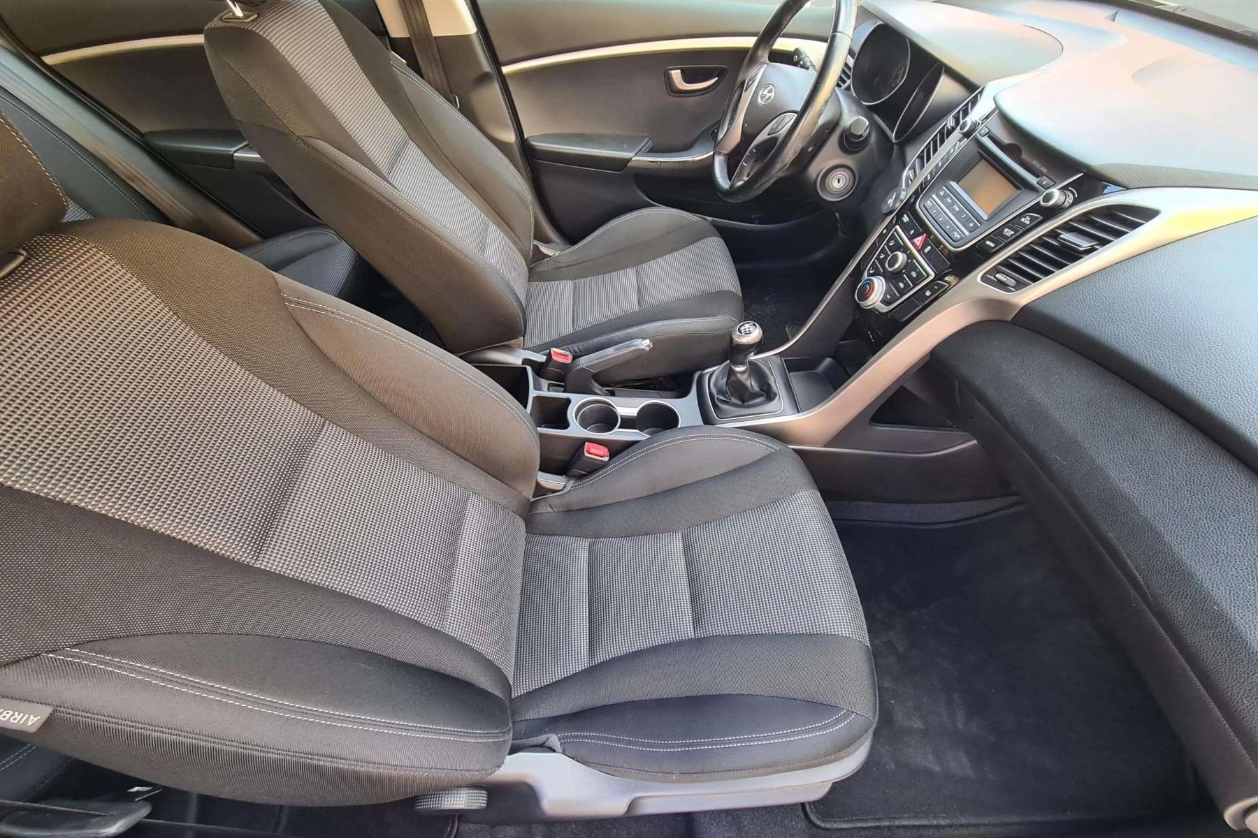 HYUNDAI I30 1.4i 100cv. ESSENCE 24