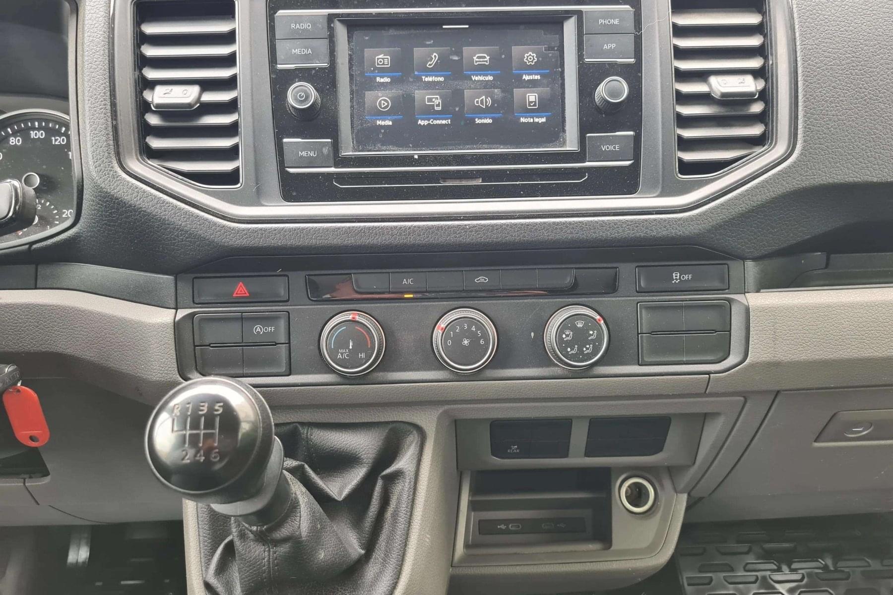 VOLKSWAGEN CRAFTER CHASIS 35 CABINA SIMPLE L4 BATALLA LARGA 8 