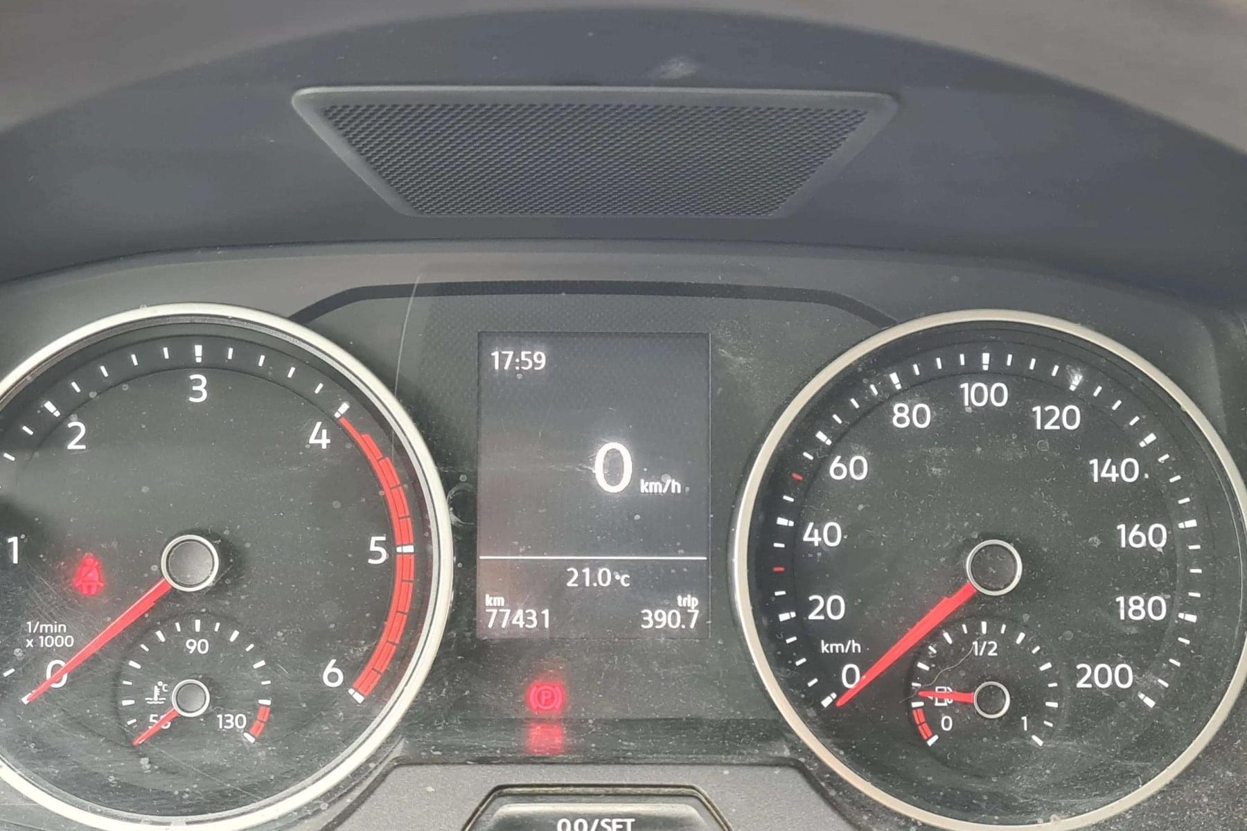 VOLKSWAGEN CRAFTER CHASIS 35 CABINA SIMPLE L4 BATALLA LARGA 15 