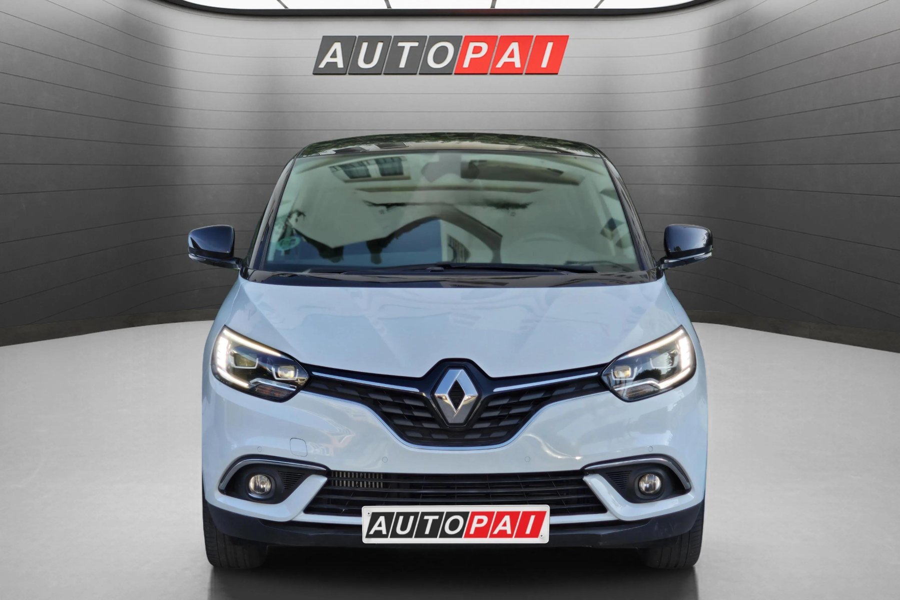 RENAULT SCÉNIC 1.3tce 140cv. Authentique 2 