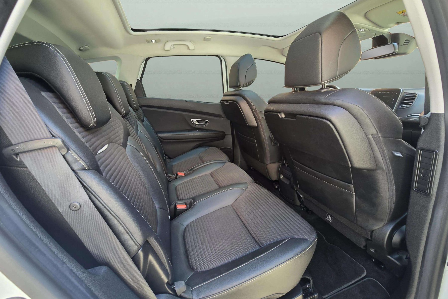 RENAULT SCÉNIC 1.3tce 140cv. Authentique 20 