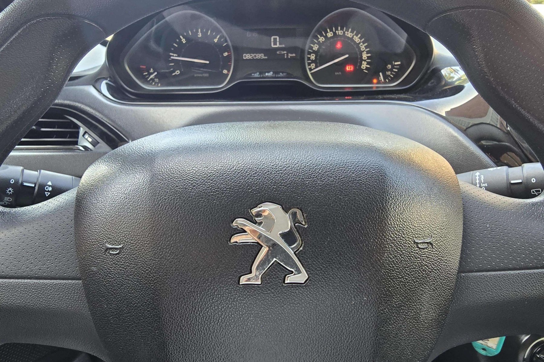 PEUGEOT 208 1.6 BlueHDI 75cv. ACCESS 7