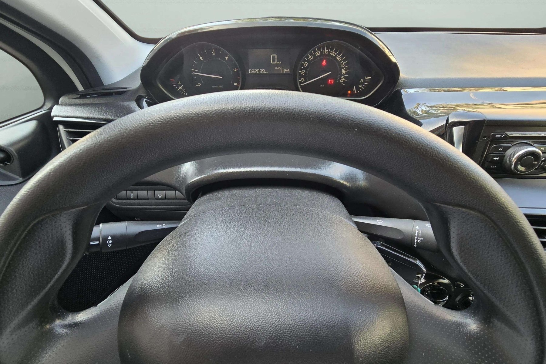 PEUGEOT 208 1.6 BlueHDI 75cv. ACCESS 8