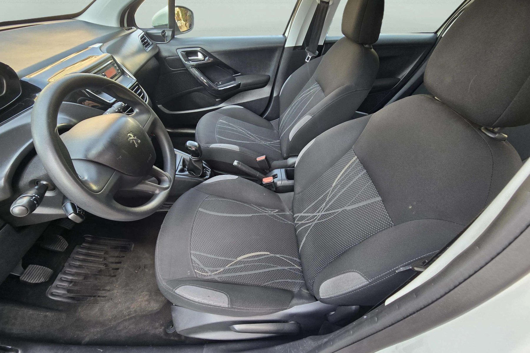 PEUGEOT 208 1.6 BlueHDI 75cv. ACCESS 9