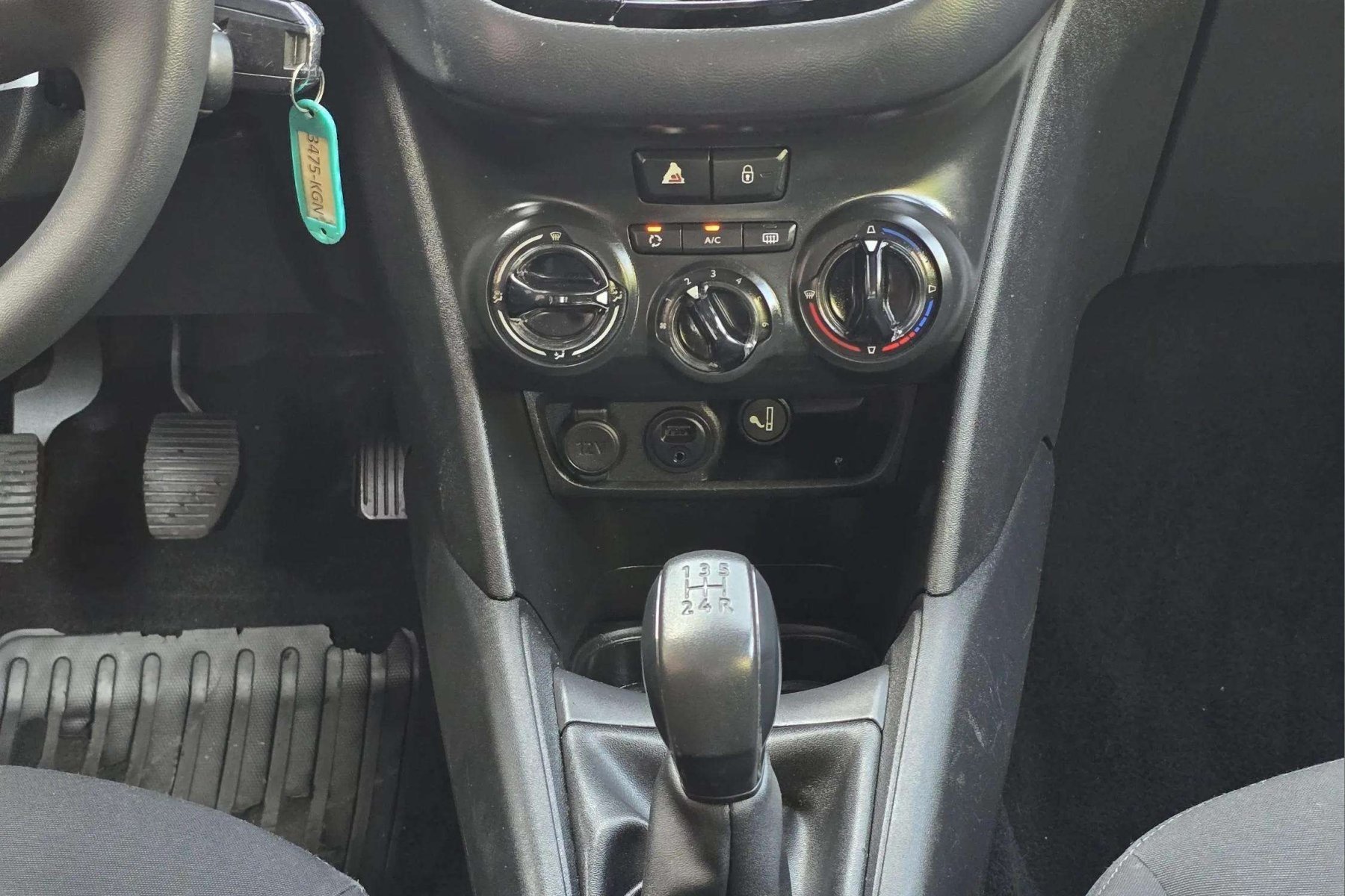 PEUGEOT 208 1.6 BlueHDI 75cv. ACCESS 15