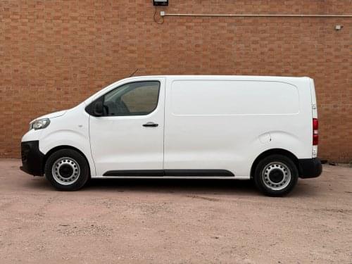 PEUGEOT EXPERT FURGON PRO 1.5 BLUEHDI 100 SS STANDARD 2020 de segunda mano