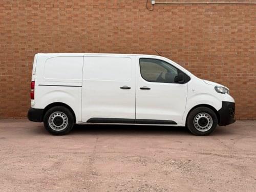 PEUGEOT EXPERT FURGON PRO 1.5 BLUEHDI 100 SS STANDARD 2020 de segunda mano