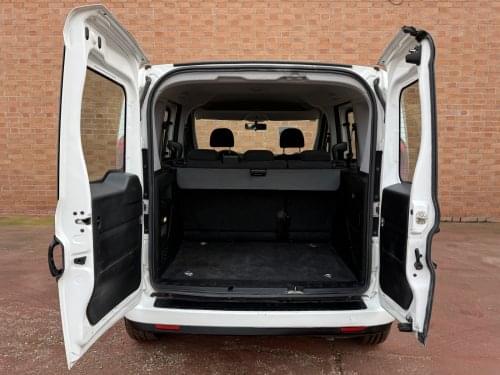 FIAT DOBLO COMBI N1 SX 1.3 MJET 70KW (95CV) 2020 de segunda mano