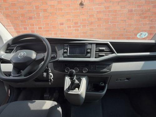 VOLKSWAGEN TRANSPORTER FG. CORTO TN 2.0 TDI 81KW (110CV) TALLER 2021 de segunda mano