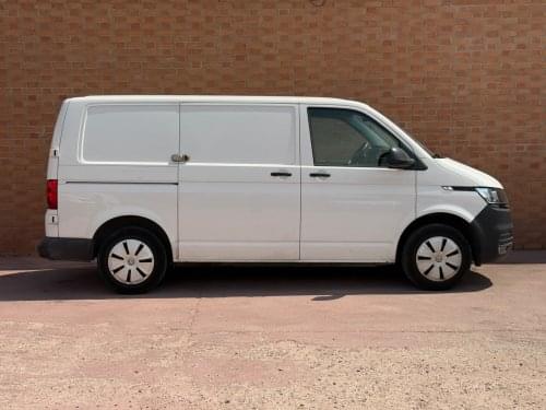 VOLKSWAGEN TRANSPORTER FG. CORTO TN 2.0 TDI 81KW (110CV) TALLER 2021 de segunda mano