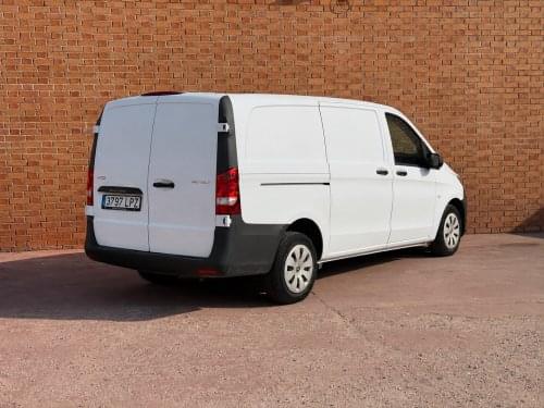 MERCEDES-BENZ VITO 110CDI TD 75KW FURGON PRO LARGA 2021 de segunda mano