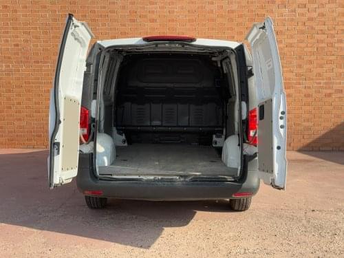 MERCEDES-BENZ VITO 110CDI TD 75KW FURGON PRO LARGA 2021 de segunda mano