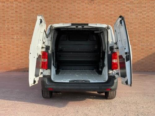 PEUGEOT EXPERT FURGON PREMIUM 1.5 BLUEHDI 100 STANDARD 2022 de segunda mano