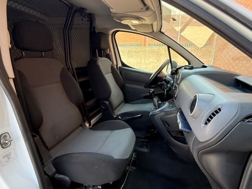Comprar PEUGEOT PARTNER FURGÓN CONFORT L1 1.6 BLUEHDI 55KW 2017 de segunda mano PEUGEOT PARTNER FURGÓN CONFORT L1 1.6 BLUEHDI 55KW 2017 de segunda mano