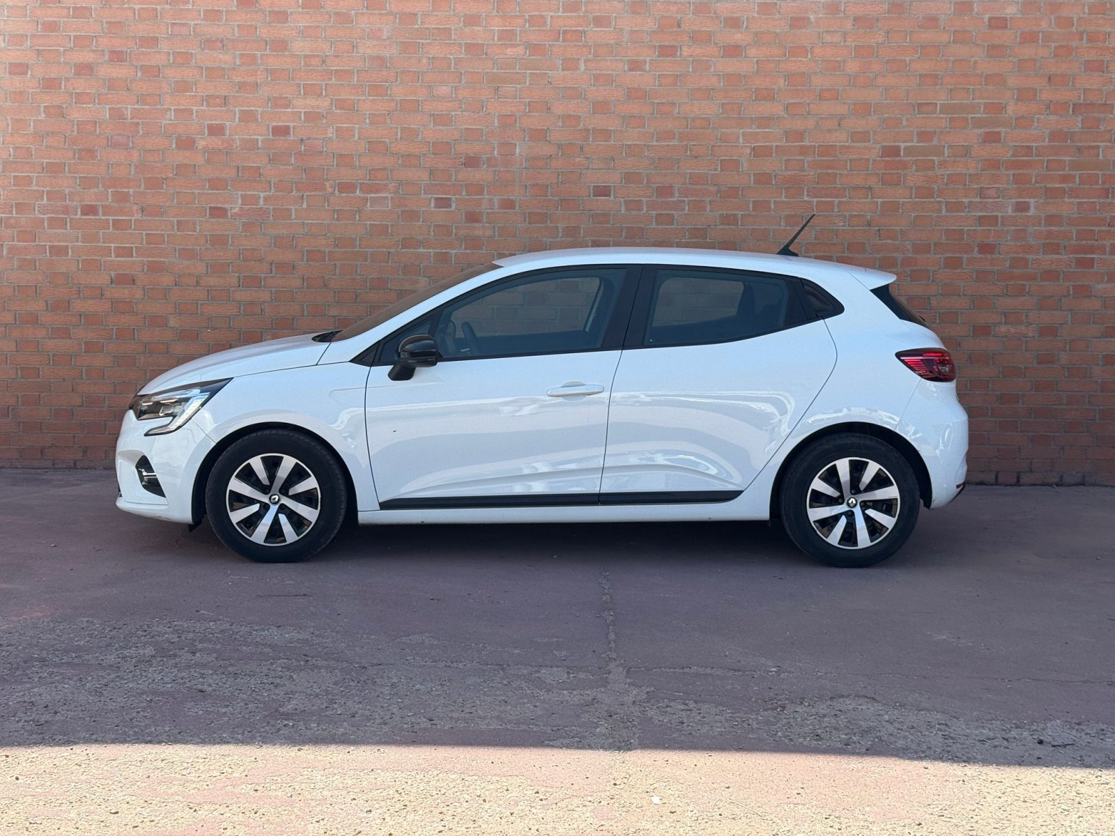 RENAULT CLIO EQUILIBRE BLUE DCI 74KW (100CV) 5