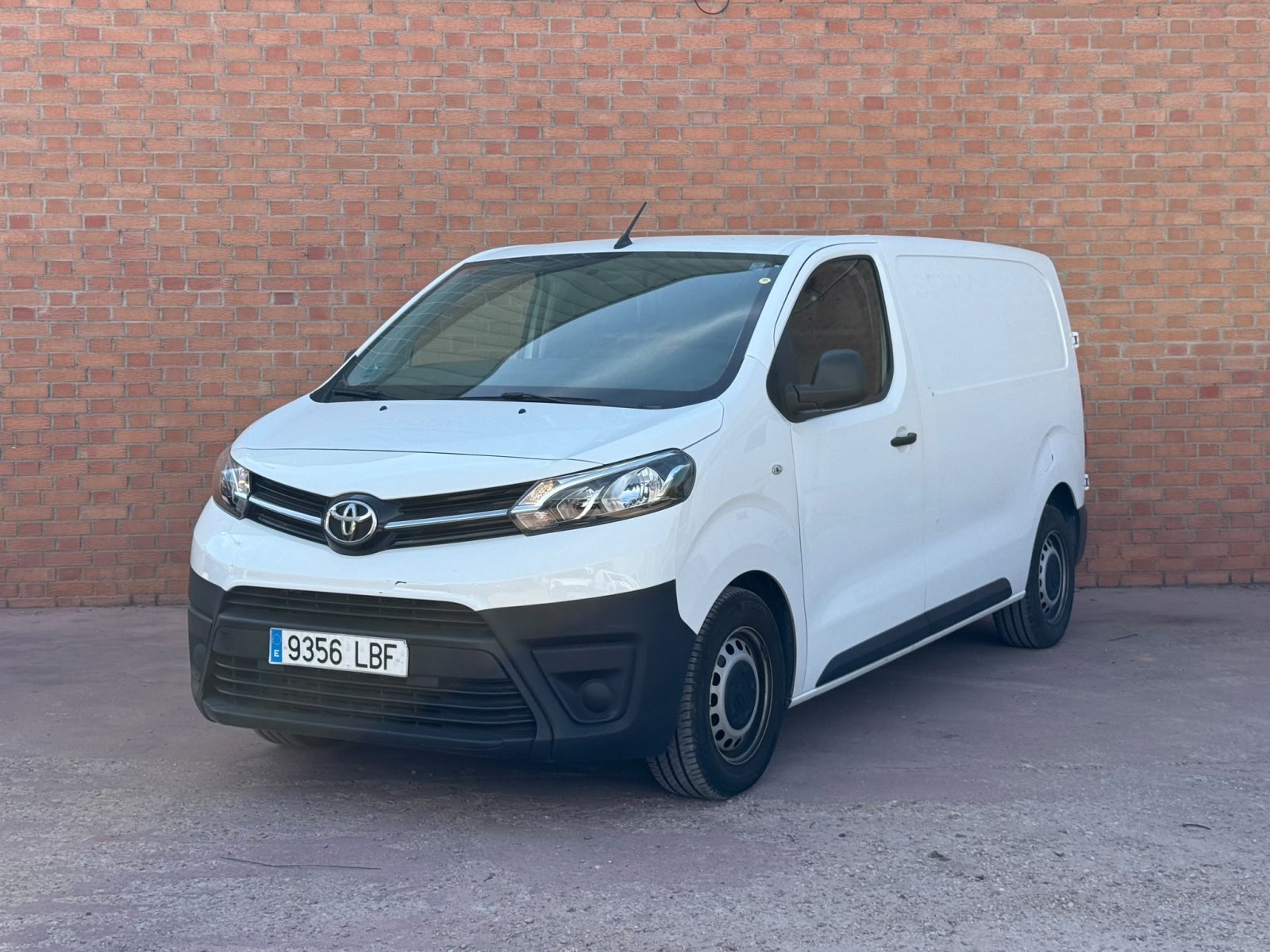 imagen de TOYOTA PROACE 2.0D 120CV BUSINESS 1PL 2PT L1 FG.TALLER - REF: 00111