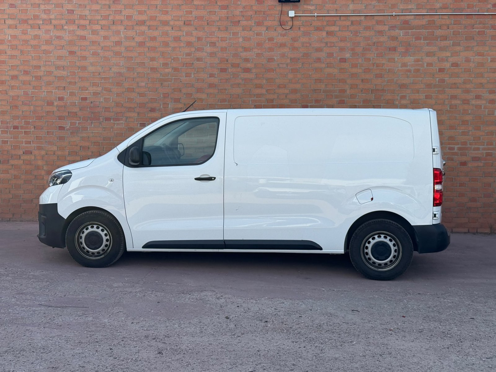 TOYOTA PROACE 2.0D 120CV BUSINESS 1PL 2PT L1 FG.TALLER 7