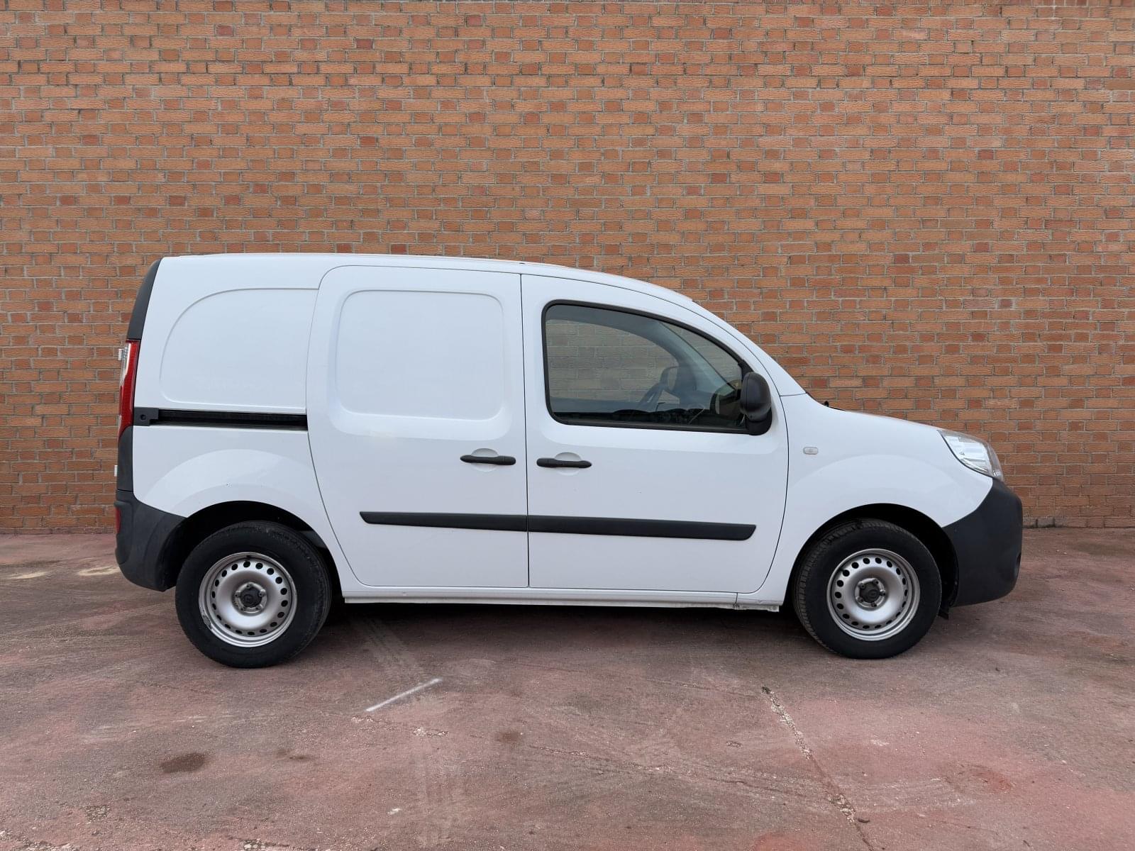 RENAULT KANGOO FURGON PROFESIONAL BLUE DCI 59 KW (80CV) 9