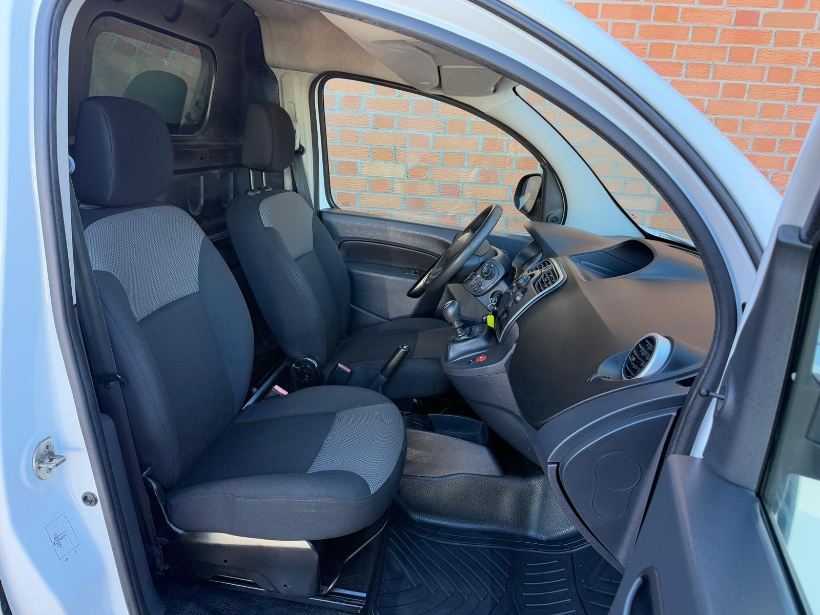 RENAULT KANGOO PROFESIONAL BLUE DCI 59 KW (80CV) 9