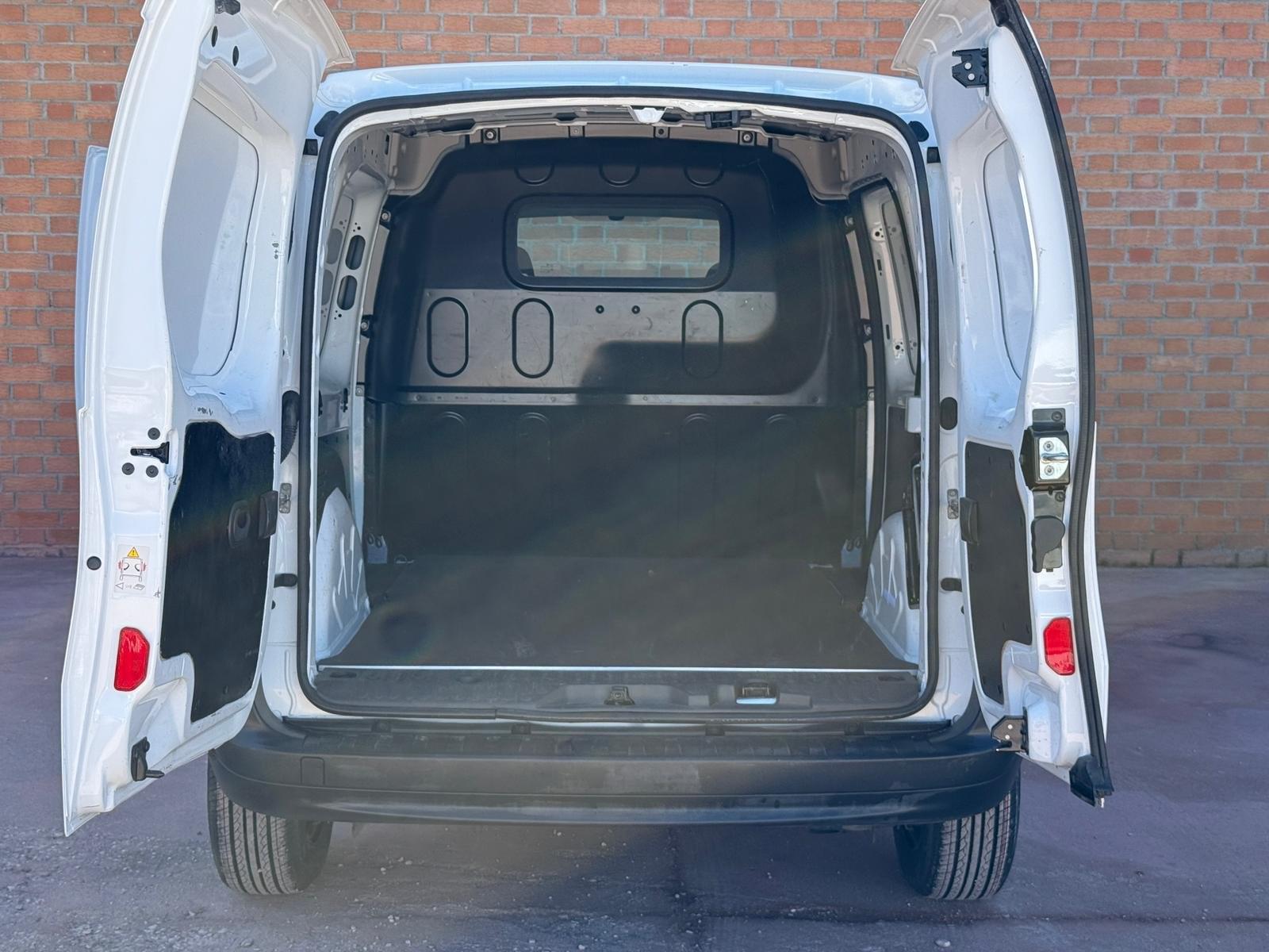 RENAULT KANGOO PROFESIONAL BLUE DCI 59 KW (80CV) 8