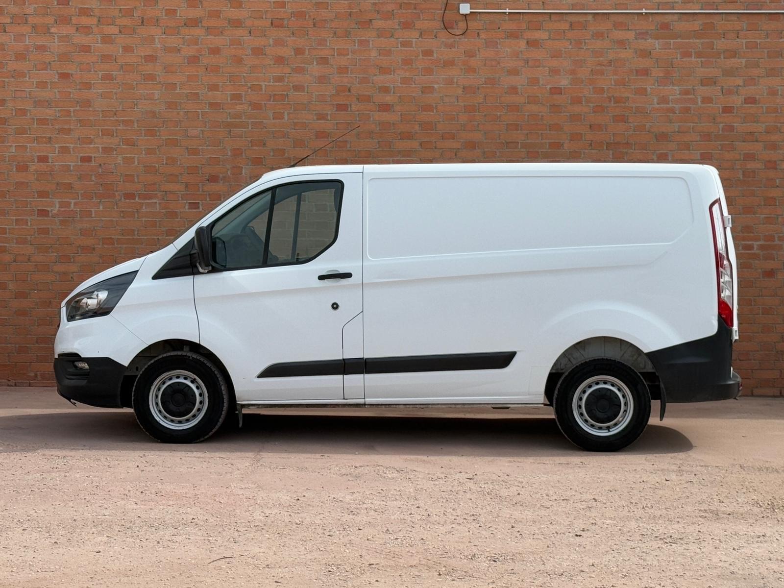FORD TRANSIT CUSTOM VAN 2.0 TDCI 77KW 260 L1 AMBIENTE 6 