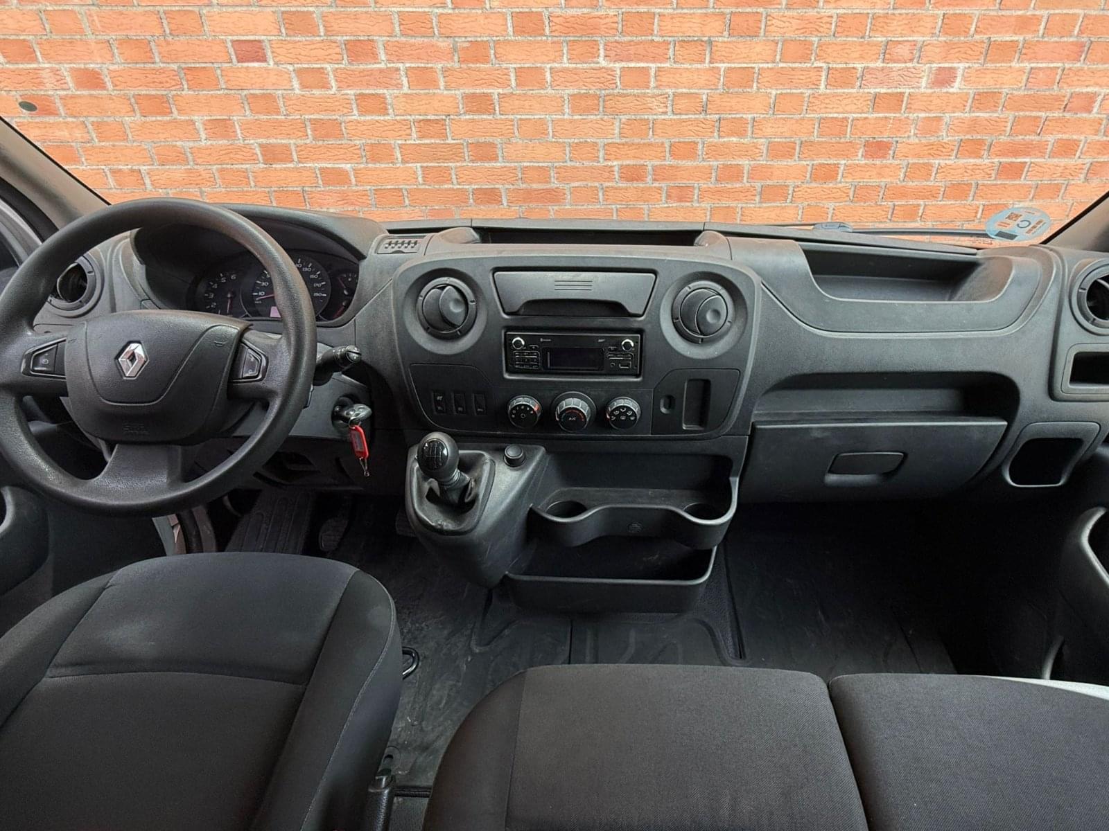 RENAULT MASTER 3T5 VAN STD FWD 130 E6 L3H2 10