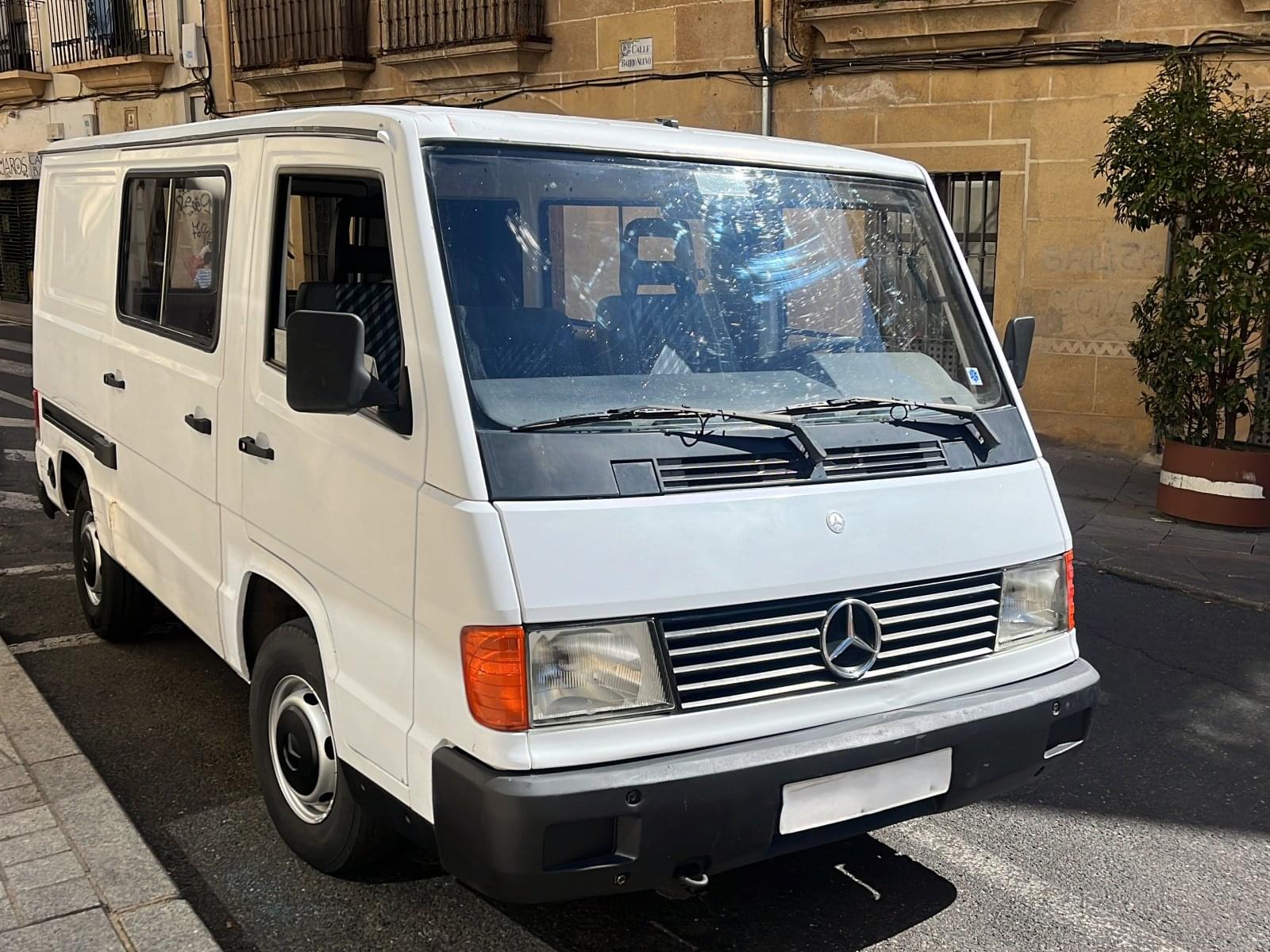 MERCEDES MB 100D 2 