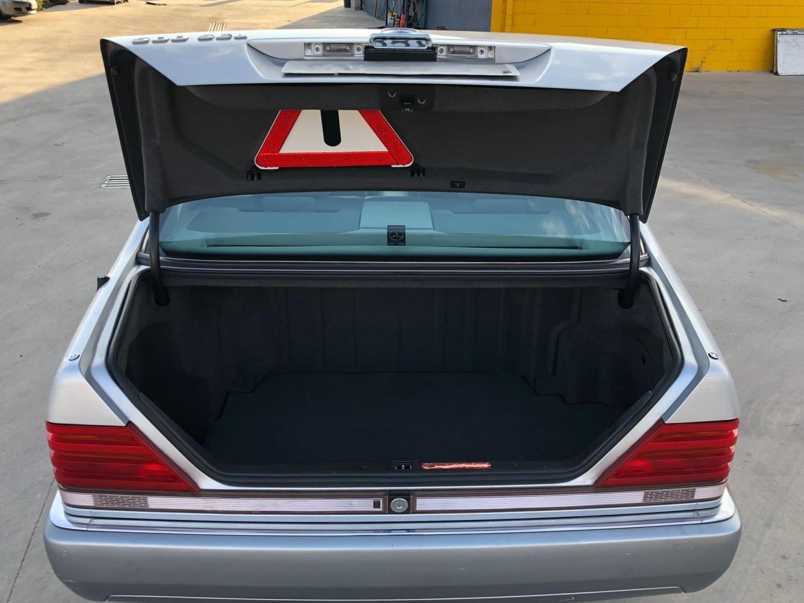 MERCEDES 500 SEL 3 