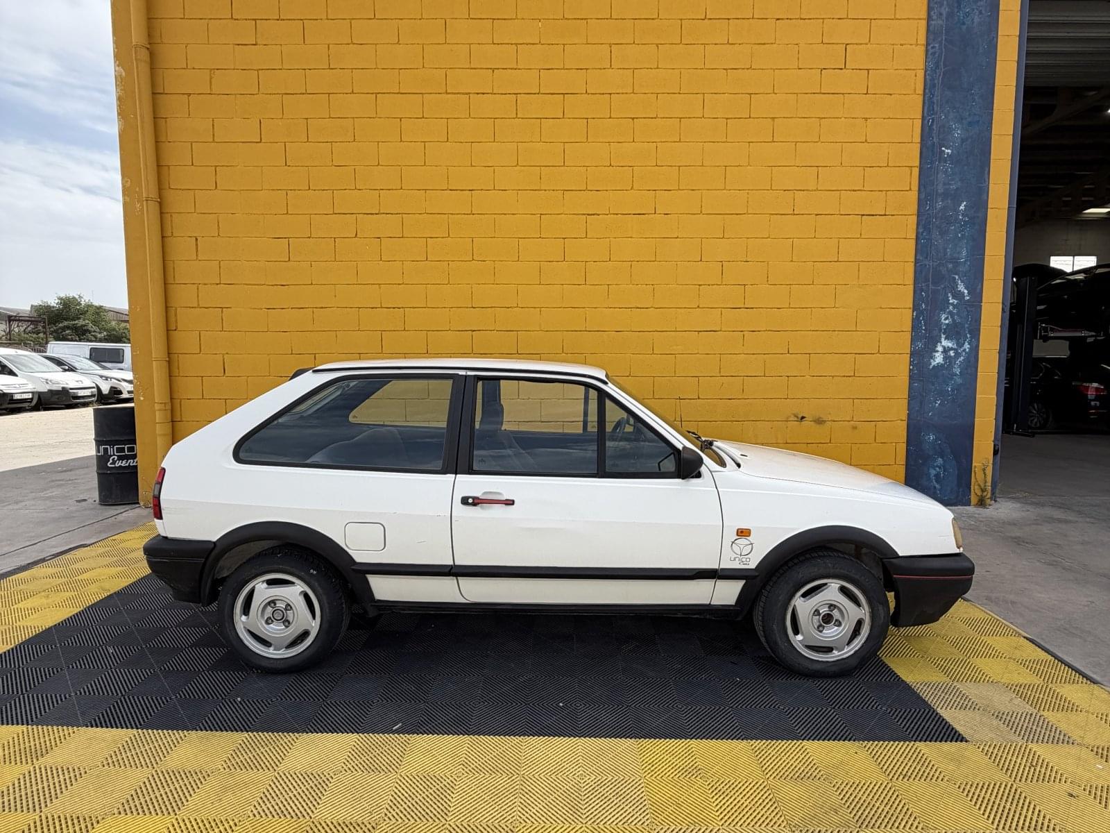 VOLKSWAGEN POLO COUPE I 4