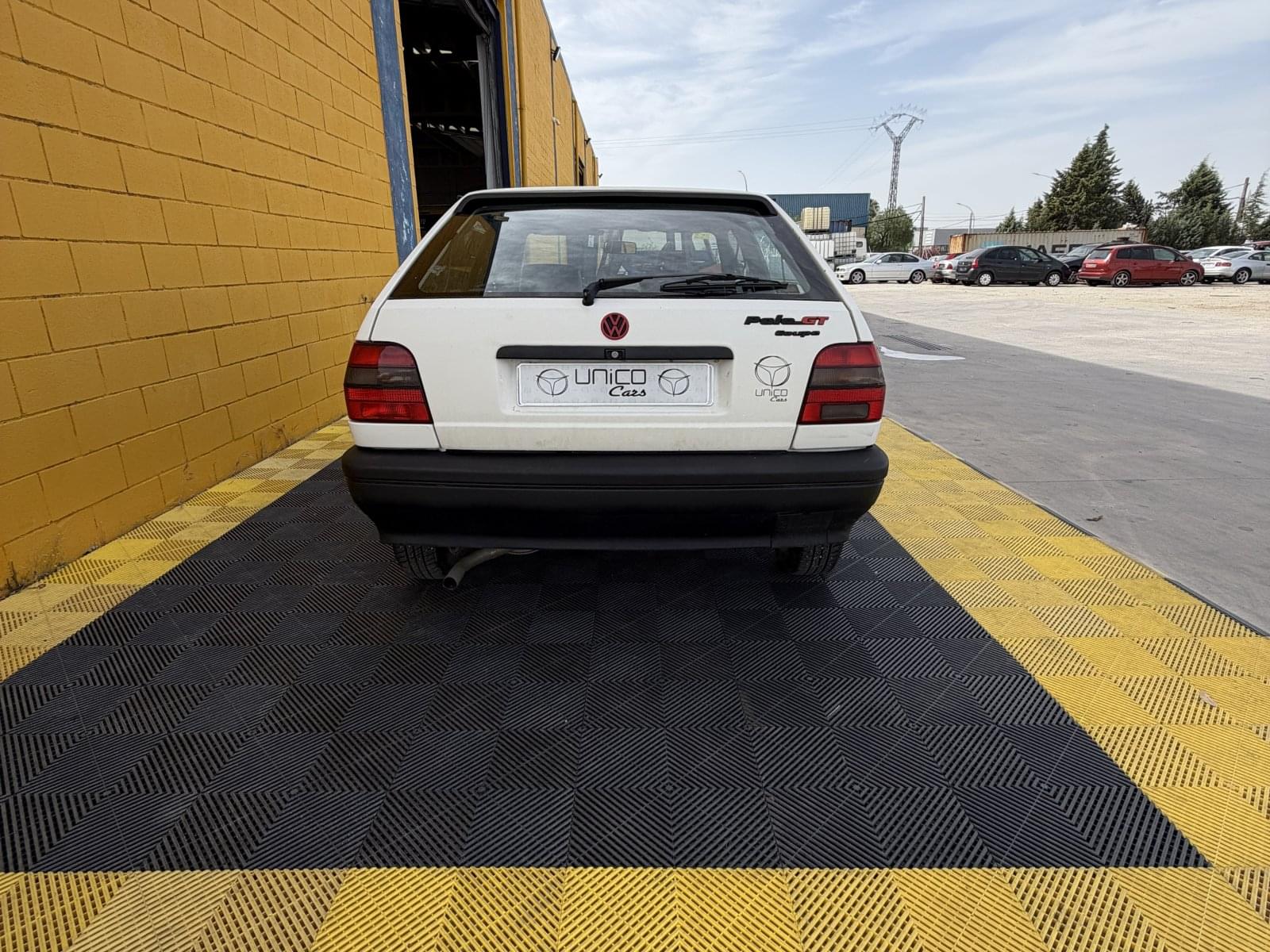 VOLKSWAGEN POLO COUPE I 5