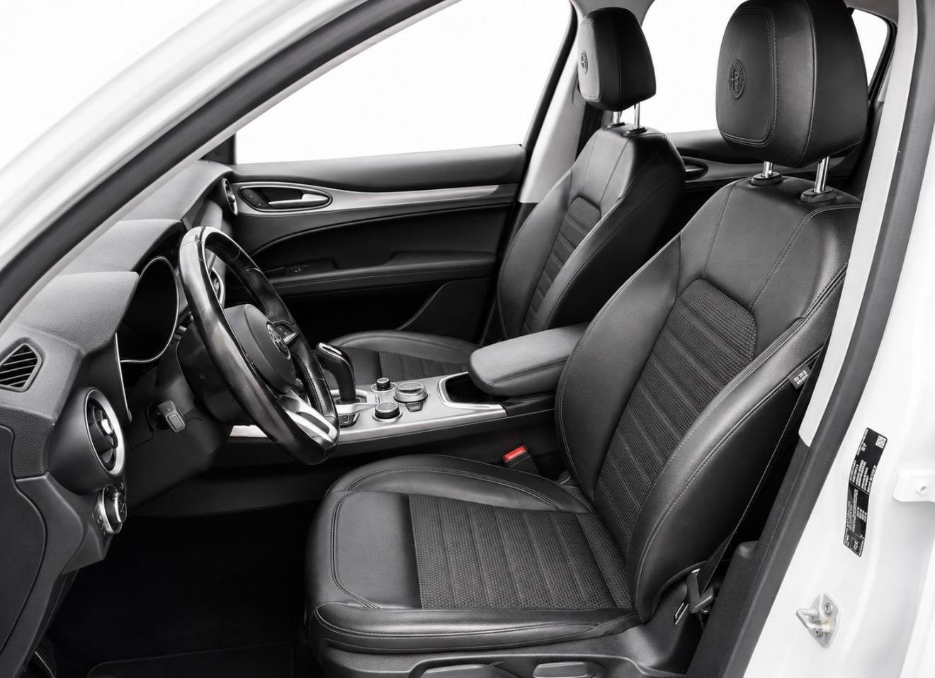 ALFA ROMEO STELVIO 2.2 D 190CV SPRINT RWD 10