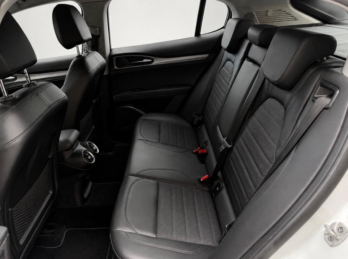 ALFA ROMEO STELVIO 2.2 D 190CV SPRINT RWD 27