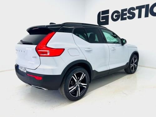 VOLVO XC40 R Design D3 150CV AT8 2019 de segunda mano