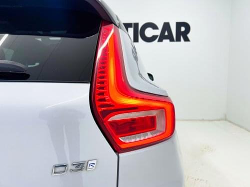 VOLVO XC40 R Design D3 150CV AT8 2019 de segunda mano