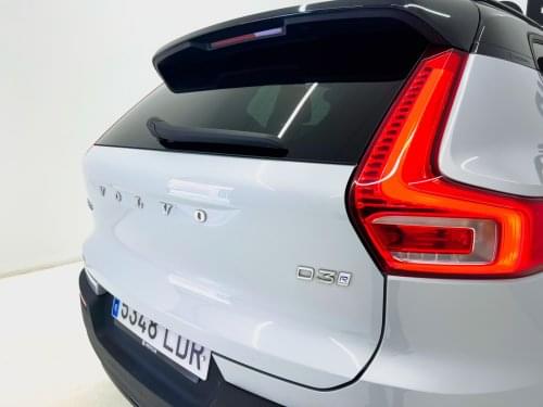 VOLVO XC40 R Design D3 150CV AT8 2019 de segunda mano
