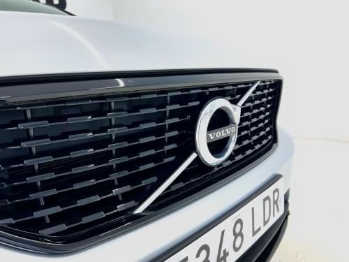 VOLVO XC40 R Design D3 150CV AT8 2019 de segunda mano