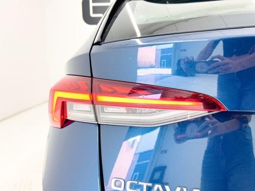 SKODA OCTAVIA COMBI 2.0 TDI 115CV MAN AMBITION 2021 de segunda mano