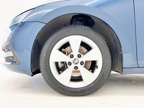 SKODA OCTAVIA COMBI 2.0 TDI 115CV MAN AMBITION 2021 de segunda mano