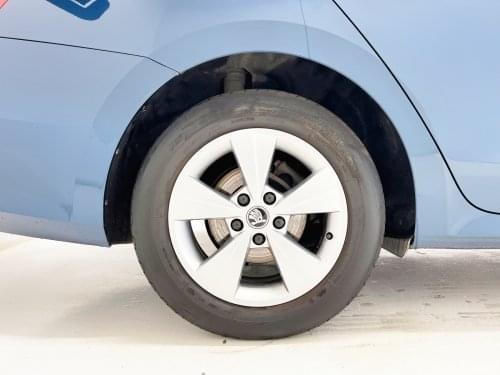 SKODA OCTAVIA COMBI 2.0 TDI 115CV MAN AMBITION 2021 de segunda mano