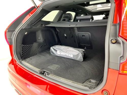 Comprar VOLVO XC60 R DESIGN AWD 2.0 B4 197CV 2019 de segunda mano VOLVO XC60 R DESIGN AWD 2.0 B4 197CV 2019 de segunda mano